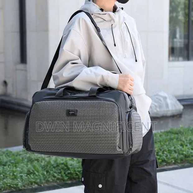 Convenient Travel Bag · Photo 1