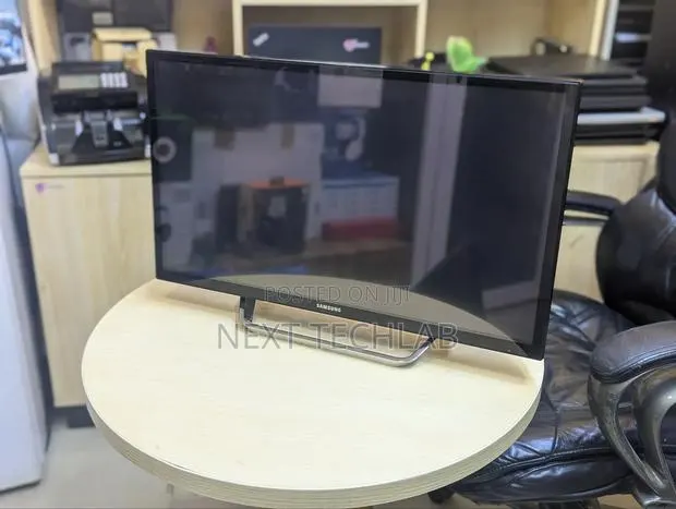 Samsung S24c770ts · Photo 1