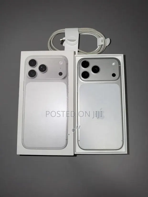 Apple iPhone 17 Pro Max 512 GB Silver · Photo 1