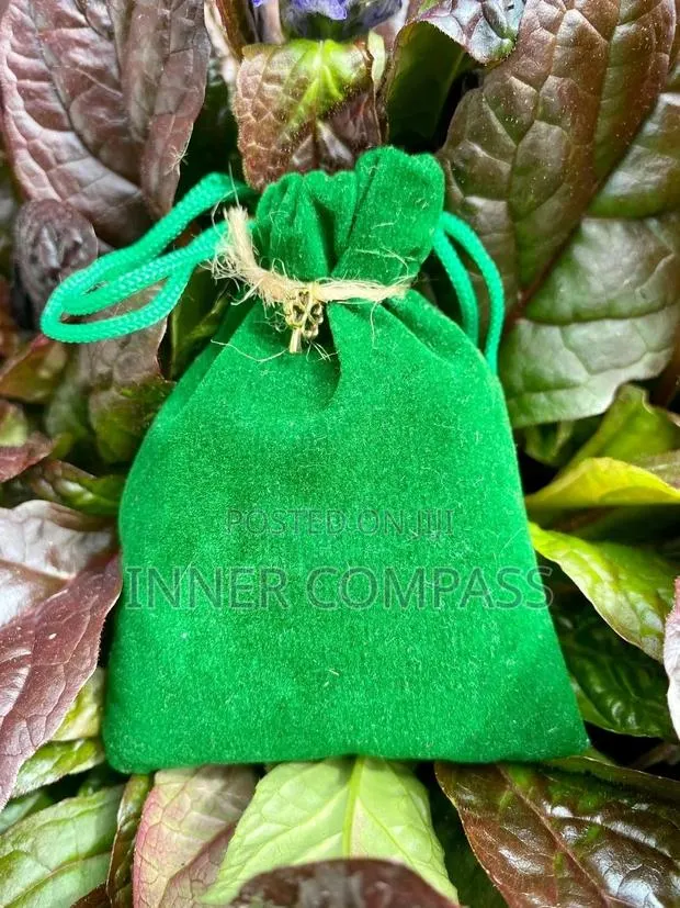 LOVE MAGNET Mojo Bag/Charm and Spell Bag
With Love Oil · Photo 1