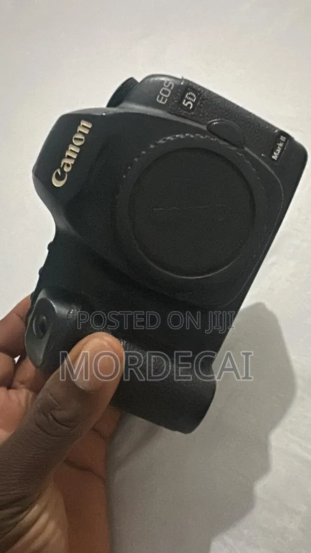 Cannon 5D Mark II · Photo 1
