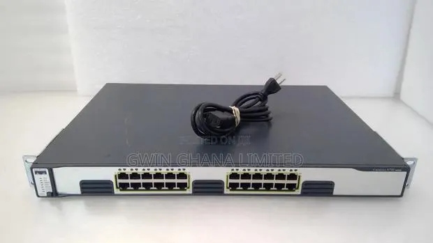 Cisco Catalyst 3750g-24-E 24. 24port Gigabit Layer 3+advanced Routing. · Photo 1