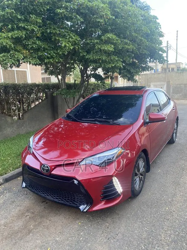 Toyota Corolla XLE 4dr Sedan (1.8L 4cyl CVT) 2017 Red · Photo 1