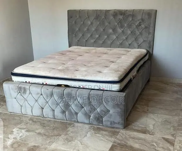 Queen Size Bed · Photo 1