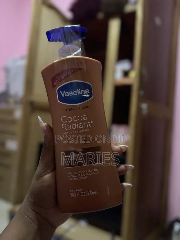 Vaseline Cocoa Radiant Lotion · Photo 1