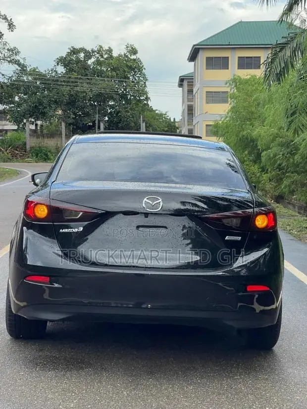 Mazda 3 2017 Black · Photo 1