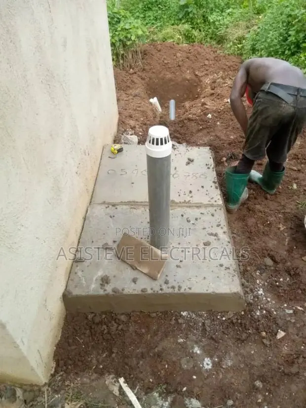 Biodigester Toilet With Materials · Photo 1