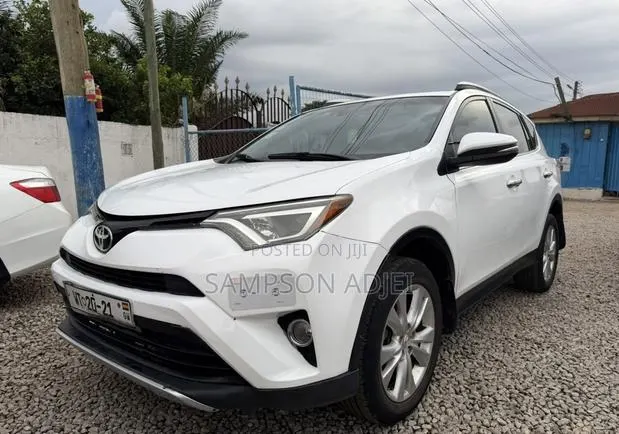 Toyota RAV4 2017 White · Photo 1