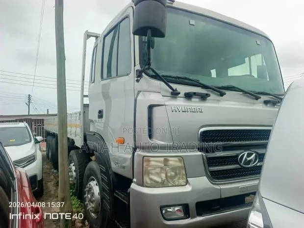 Multi Axle Gold Truck · Photo 2