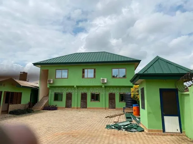 Green Is More Than a Colour — It’s a Statement. Roof With Us · Photo 1