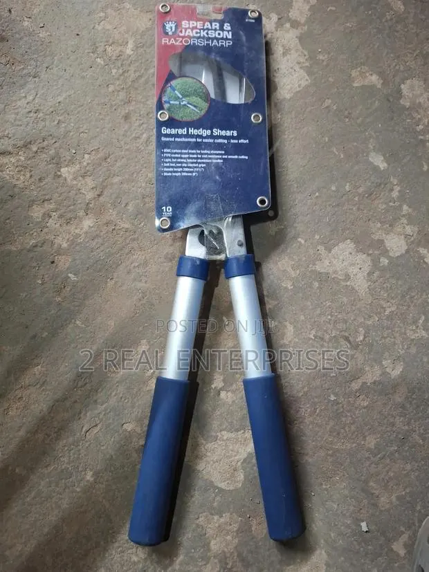 Spear Jackson Razorsharp Geared Hedge Shears · Photo 1