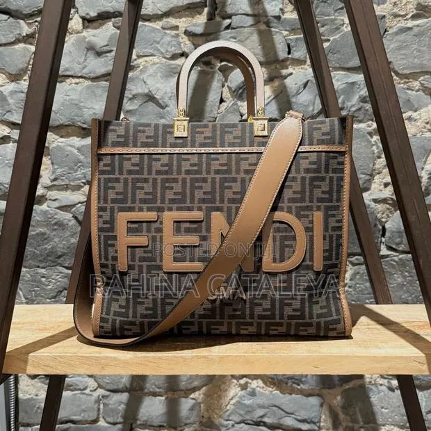 Ladies Hand Bags 337999 · Photo 1