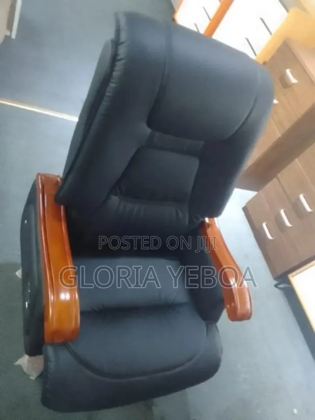 Office Chair · Photo 1