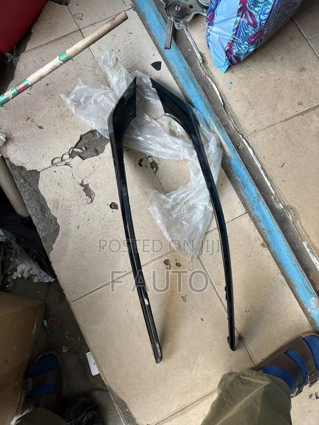 Toyota Fortuner 2018,2019,2020 Headlight Strip · Photo 1