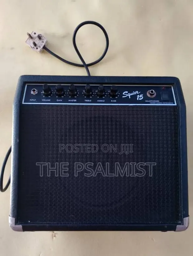 Fender Squier 15 Bass Guitar Mini Combo