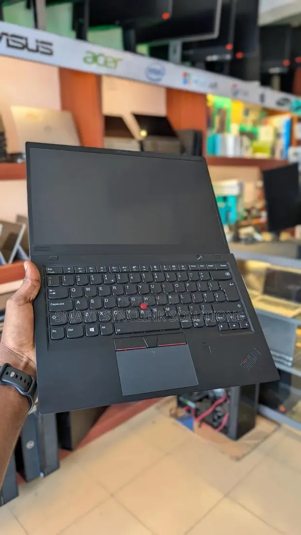Laptop Lenovo ThinkPad X1 Carbon 16GB Intel Core i7 SSD 256GB · Photo 1