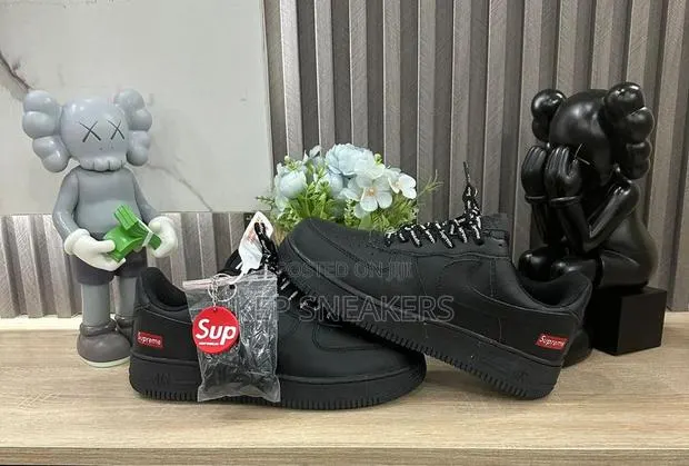 Nike Airforce 1 X Supreme · Photo 1