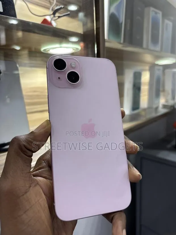Apple iPhone 15 Plus 128 GB Pink · Photo 1