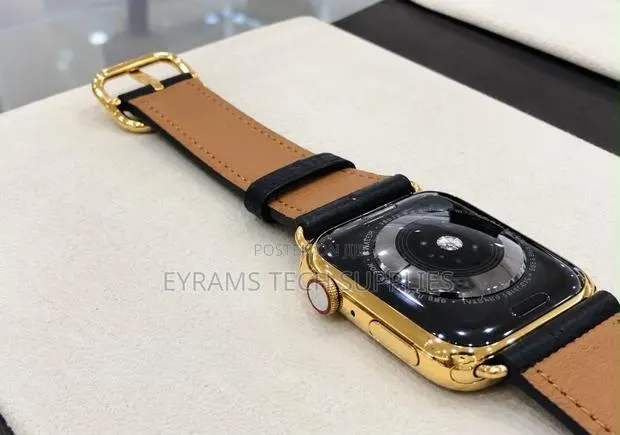 24K Gold Plated Apple Watch Series 9 45mm Black Leather GPS+LTE · Photo 1