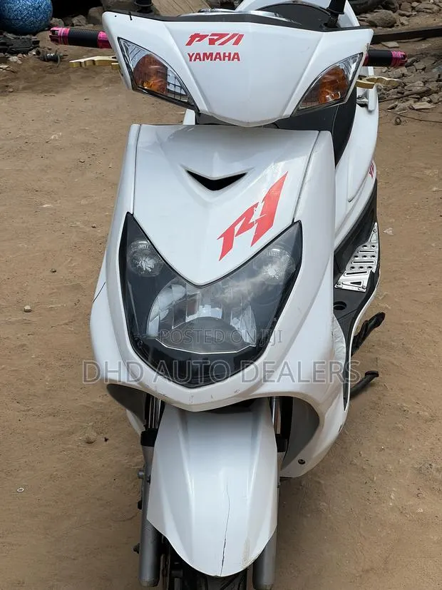 Yamaha 2014 White · Photo 1