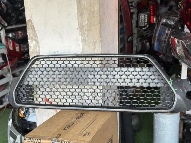 Corolla 20 Sports Front Grille · Photo 1