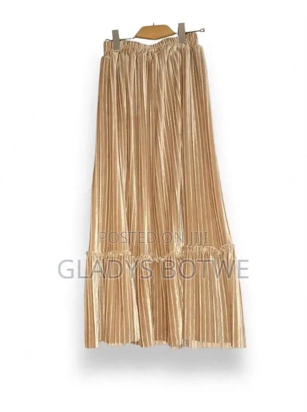 New Pleated Accordion Skirt. Uk Size 12 · Photo 1