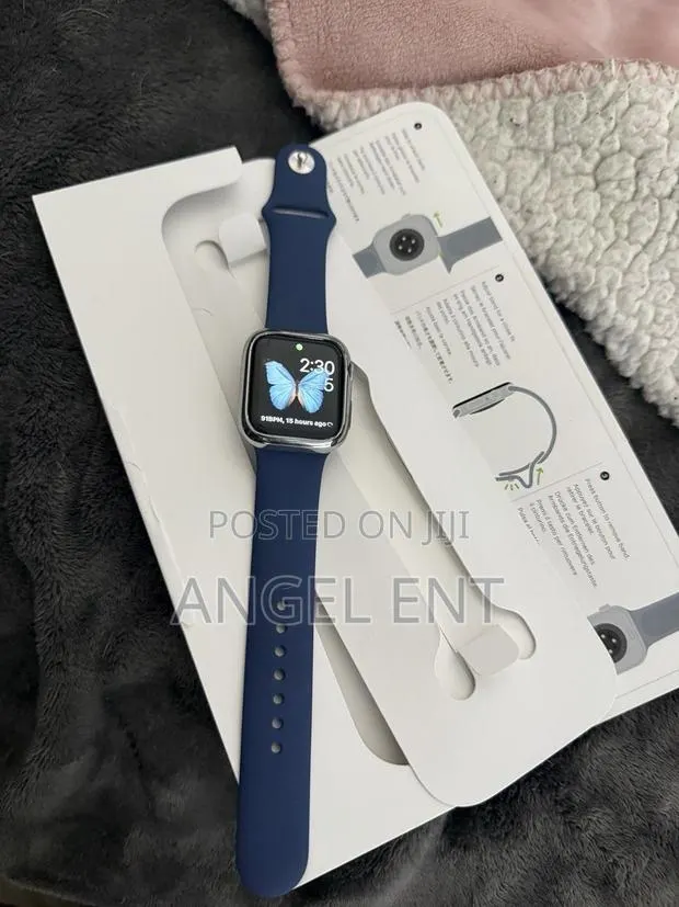Apple Series 4 Available In Box With A Charger & Strap (Location: Ksi) · Photo 1