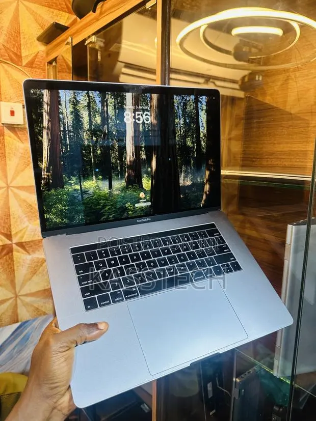Laptop Apple MacBook 16GB Intel Core I7 SSD 512GB · Photo 1