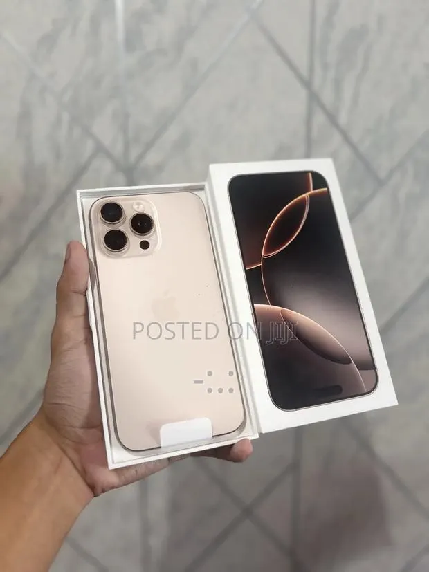 Apple iPhone 16 Pro Max 512 GB Gold · Photo 1