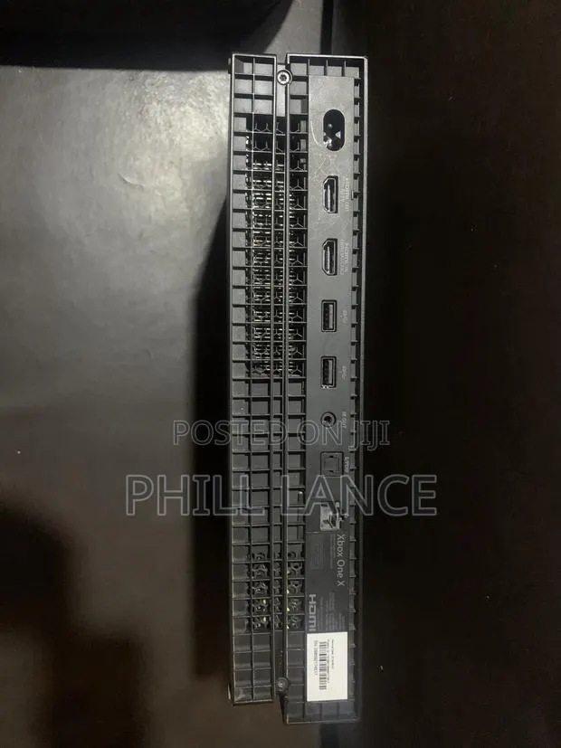 Xbox One X · Photo 1