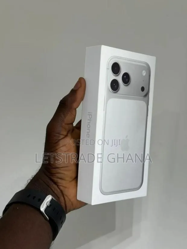 New Apple iPhone 17 Pro Max 256 GB Silver · Photo 1