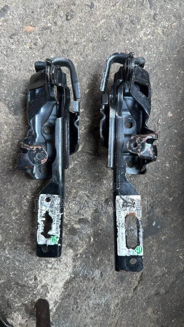 Honda Civic 2023,2024,2025 Bonnet Hinge / Inches · Photo 1