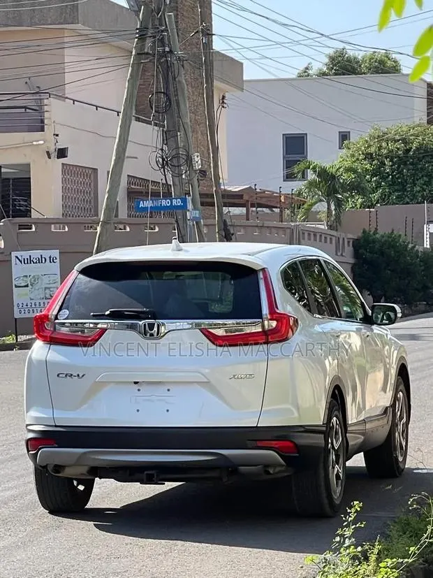 Honda CR-V 2018 White · Photo 1