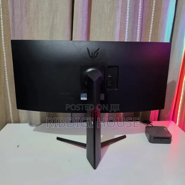 LG 34” UltraGear Curved Gaming Monitor · Photo 3