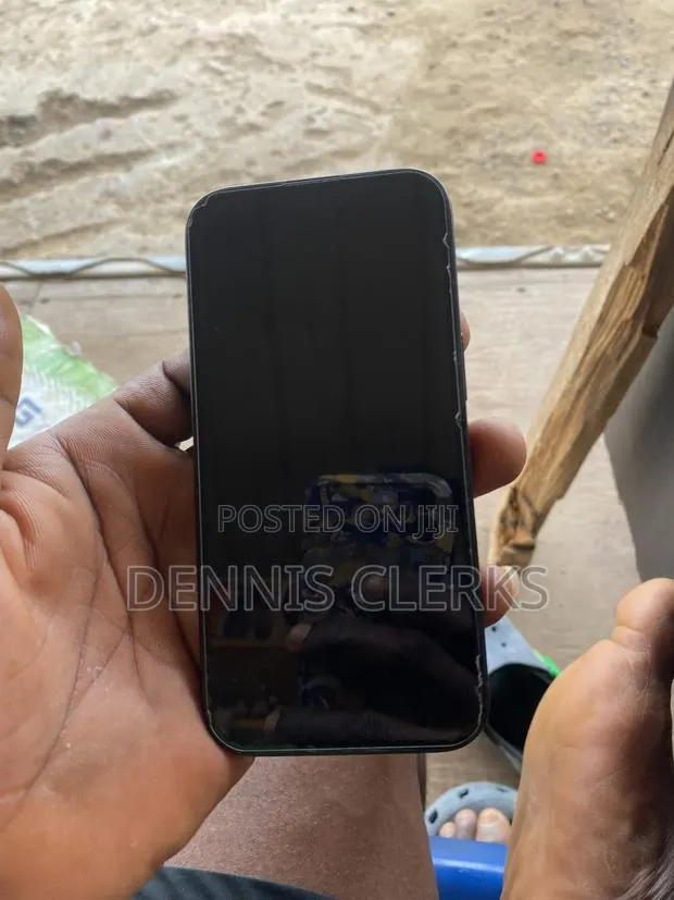 Apple iPhone 15 128 GB Black · Photo 1