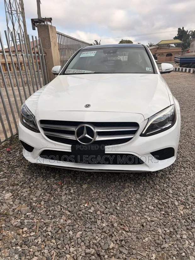 Mercedes-Benz C300 2021 White · Photo 1