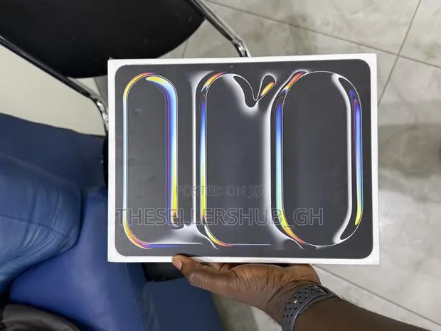 New Apple iPad Pro 13 (2025) 256 GB Black · Photo 1