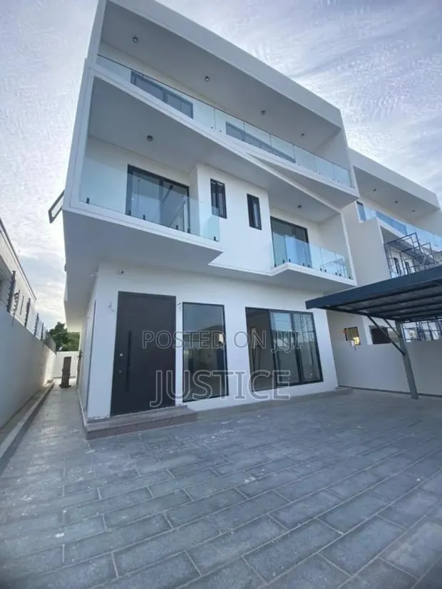 4bdrm Duplex in East Legon, American House for sale · Photo 1