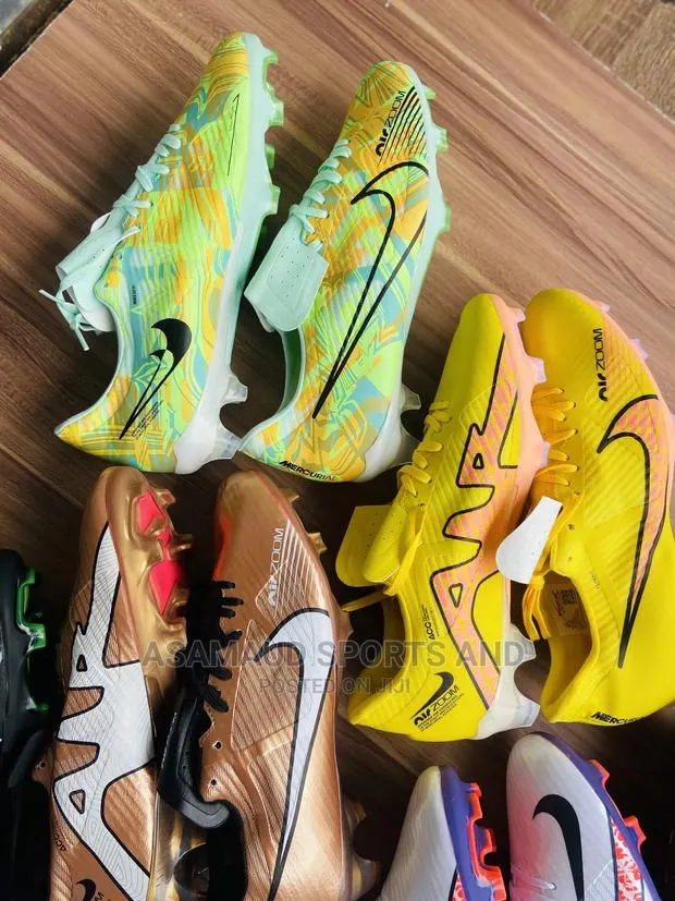 Original Football Cleat at Cool Price · Photo 1