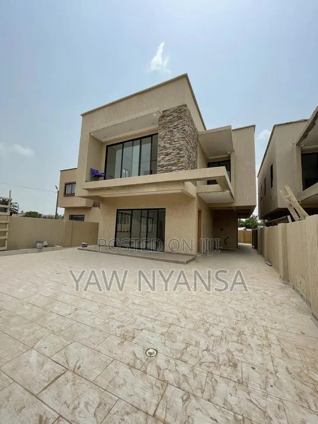3bdrm Duplex in Haasto Estate, Haatso for sale · Photo 1