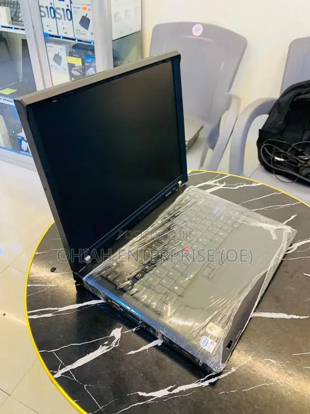 Laptop Lenovo ThinkPad R61 3GB Intel HDD 160GB · Photo 1
