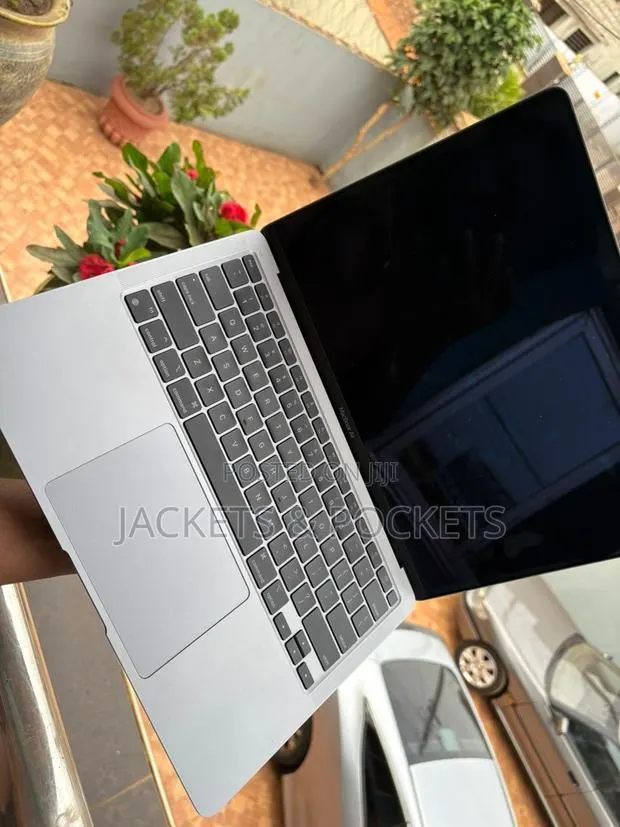 New Laptop Apple MacBook Air 2020 M1 8GB Apple M1 SSD 256GB · Photo 1