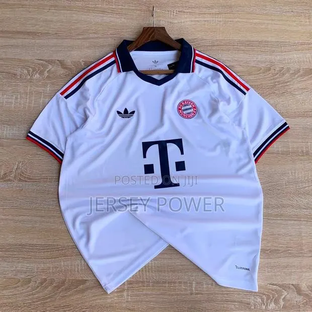 Bayern Munich Home/Away Jersey 26/27 · Photo 1