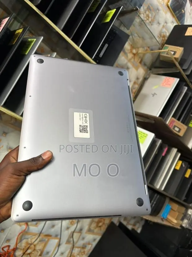 Laptop Apple MacBook Pro 2018 16GB Intel Core i7 SSD 512GB · Photo 1