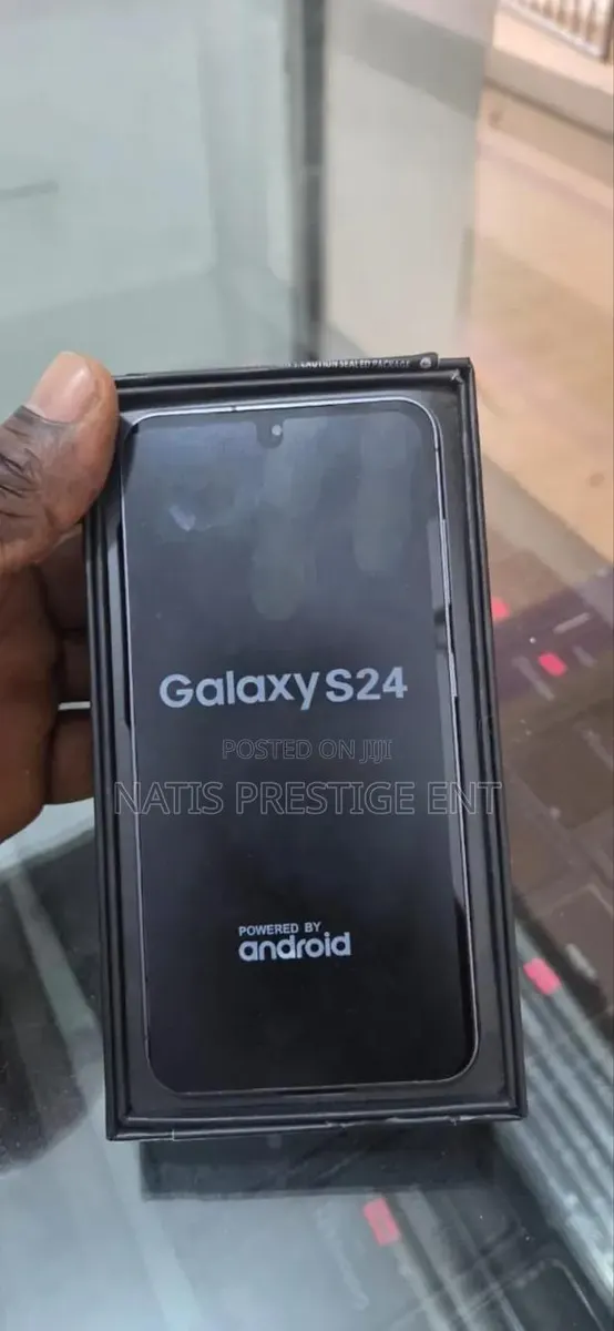 New Samsung Galaxy S24 256 GB Black · Photo 1