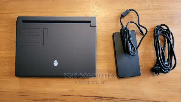 New Laptop Dell Alienware M15 R7 16GB AMD Ryzen 7 SSD 512GB · Photo 1