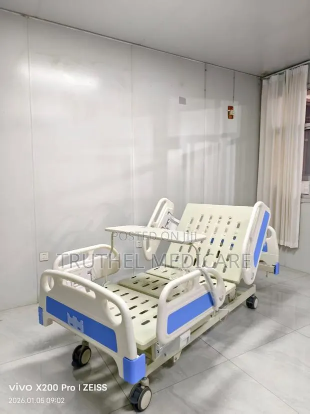 Electric 5function Hospital Bed · Photo 1