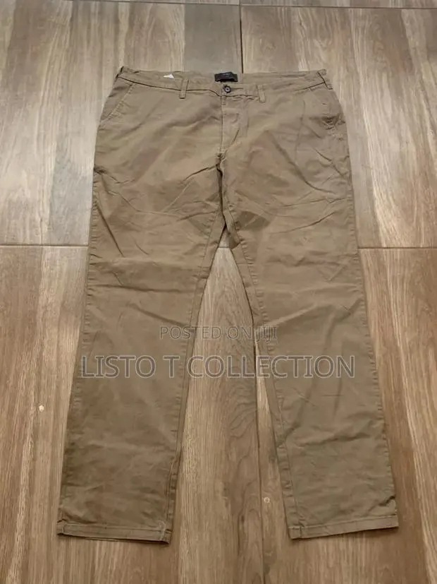 Khaki /Chino Trousers · Photo 1