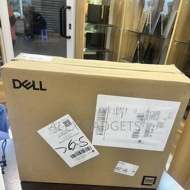 New Laptop Dell Inspiron 15 5545 16GB Intel Core I7 SSD 1T · Photo 1