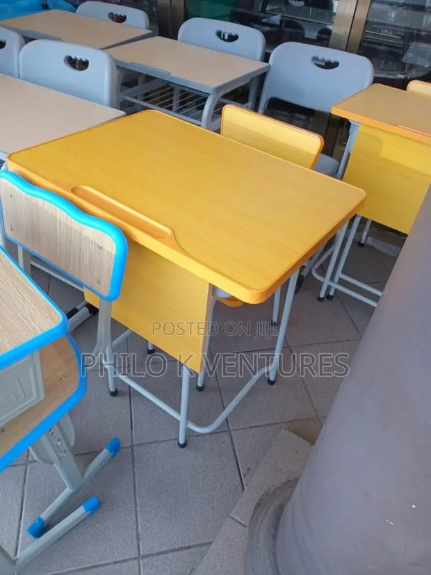 Classroom Furnitures · Photo 1